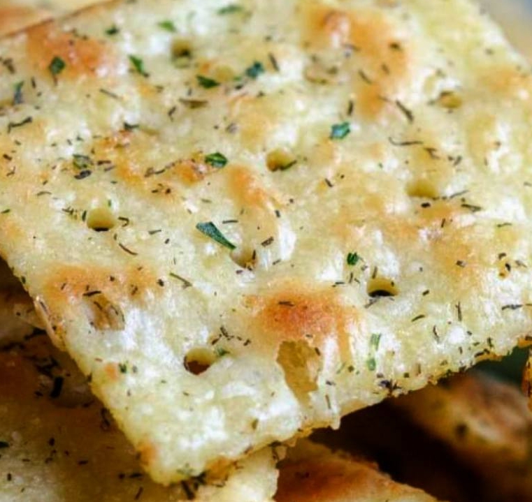 Dill Pickle Saltines